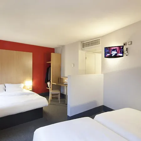 Отель B&B Hotel Montauban Монтобан