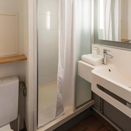 B&B Hotel Montauban Монтобан